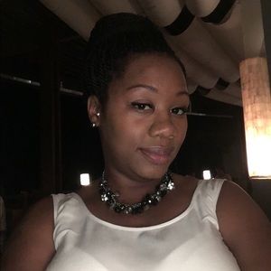 Meet your Posher, Alechia